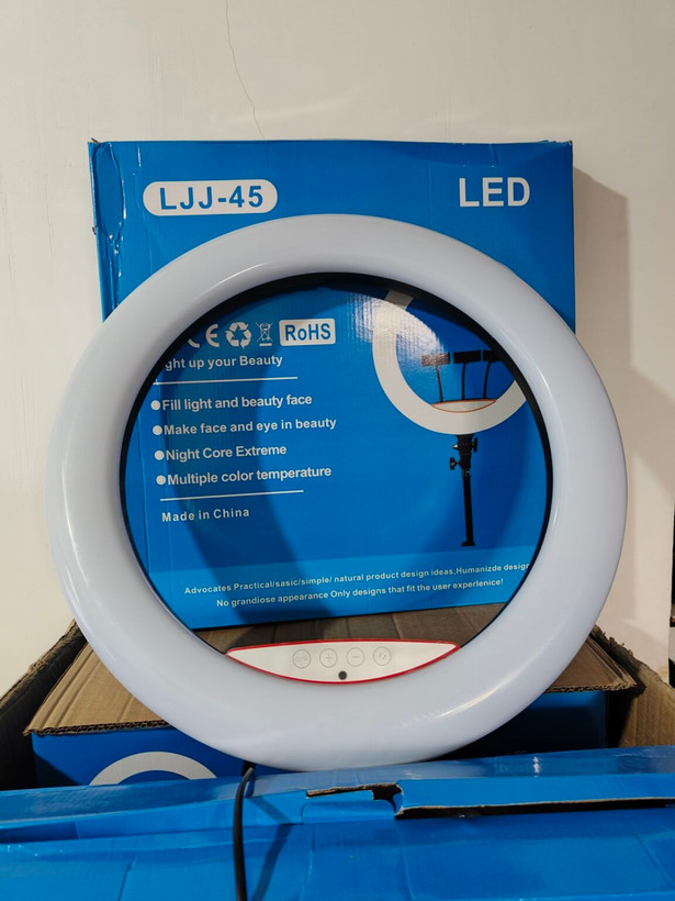 رینگ لایت 18 اینچ مدل RL-18 با سه پایه