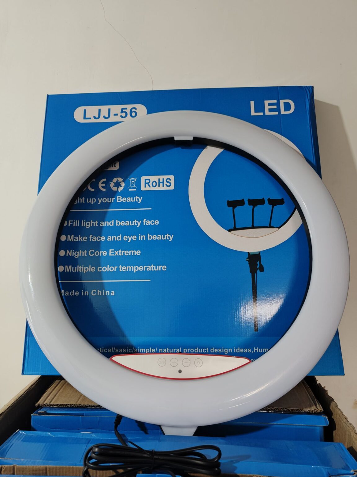 رینگ لایت LJJ-22 سایز ۲۲ اینچ با پایه